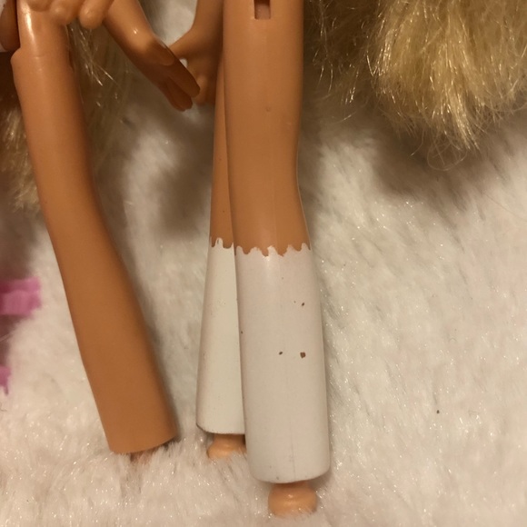 Bratz Kidz Cloe 2009 Snap On Clothing - Picture 9 of 10